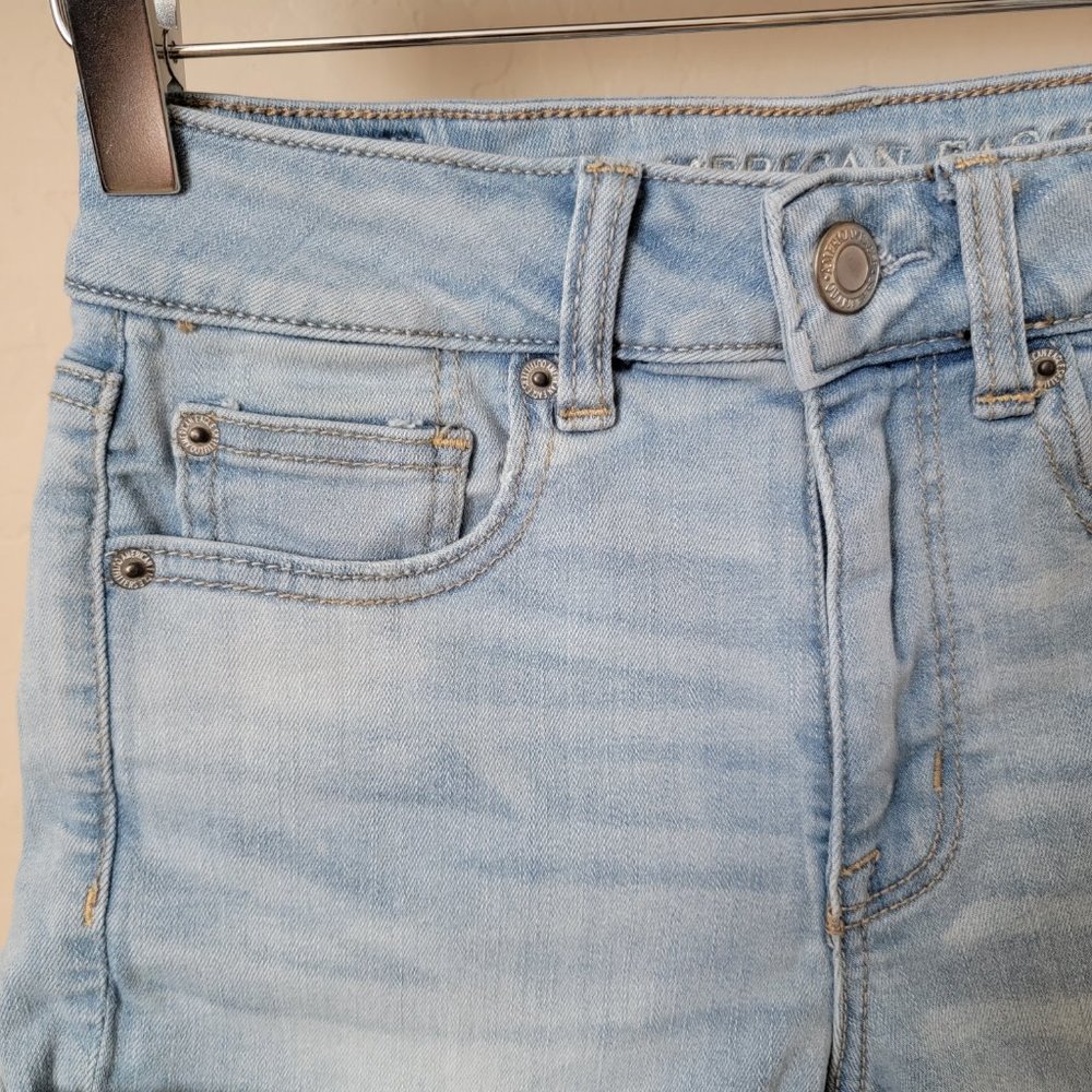 American Eagle Outfitters AEO Hi-Rise Shortie Rolled Cuff Light Wash Denim Short - Picture 4 of 16